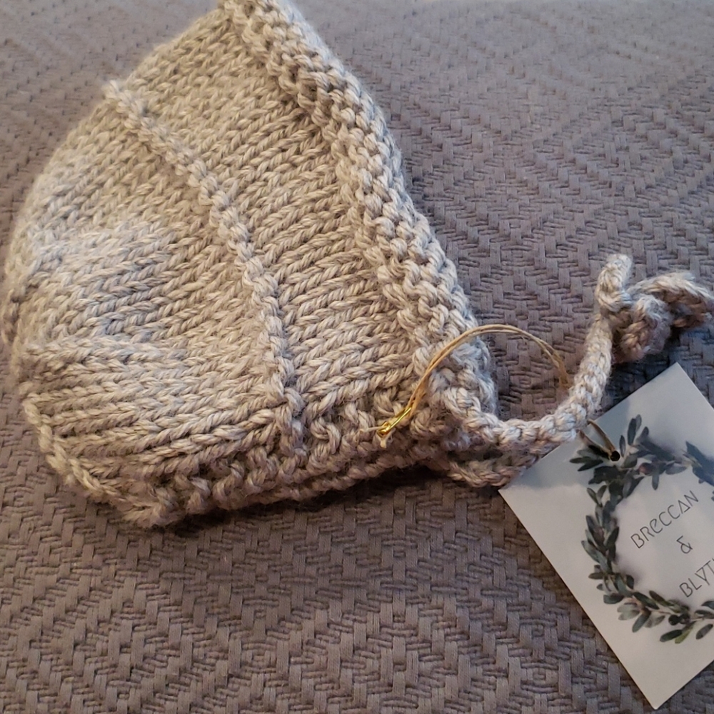 Child's Hand knit Bonnet